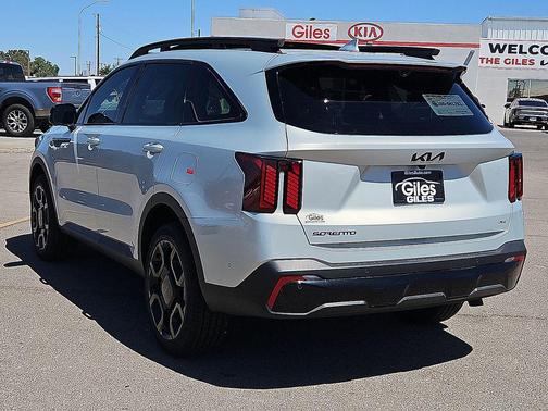 Ivory Silver 2026 Kia Sorento SX