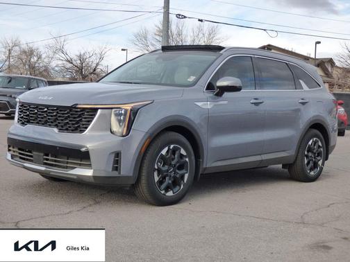 Everlasting Silver 2025 Kia Sorento S