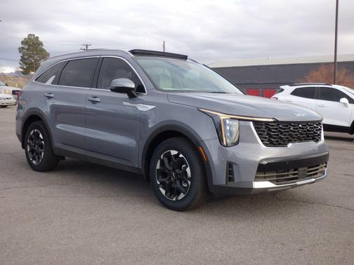 Everlasting Silver 2025 Kia Sorento S