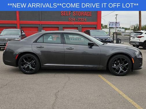 Granite Crystal Metallic Clearcoat 2022 Chrysler 300 Touring