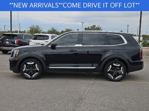 Ebony Black 2024 Kia Telluride EX