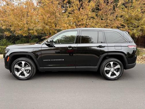 2023 Jeep Grand Cherokee 4xe Base
