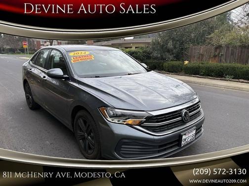 Gray 2024 Volkswagen Jetta 1.5T SE Sedan