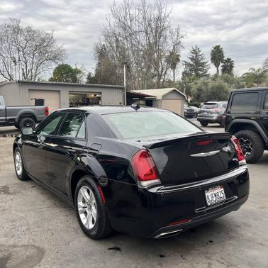 2019 Chrysler 300 S
