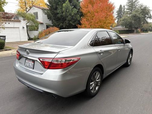 2017 Toyota Camry SE