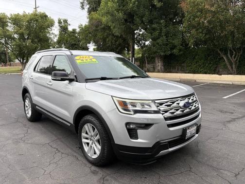 Silver 2018 Ford Explorer XLT