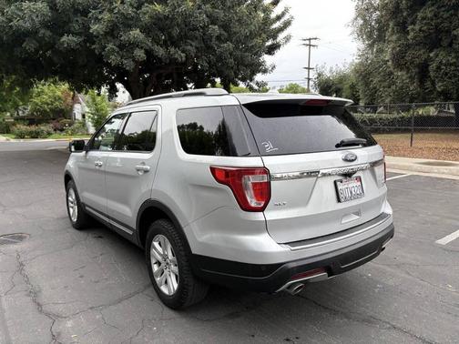 Silver 2018 Ford Explorer XLT
