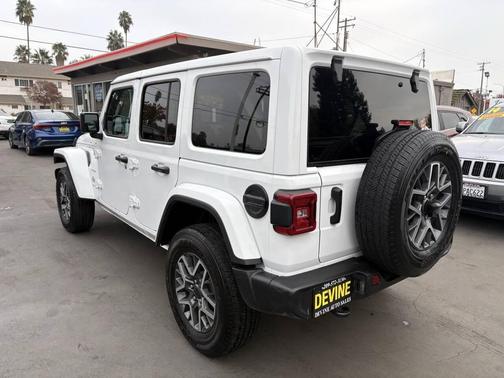 2024 Jeep Wrangler 4-Door Sahara 4x4