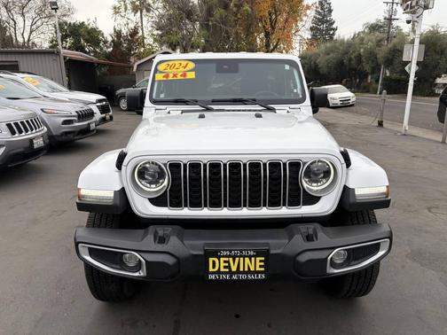 2024 Jeep Wrangler 4-Door Sahara 4x4