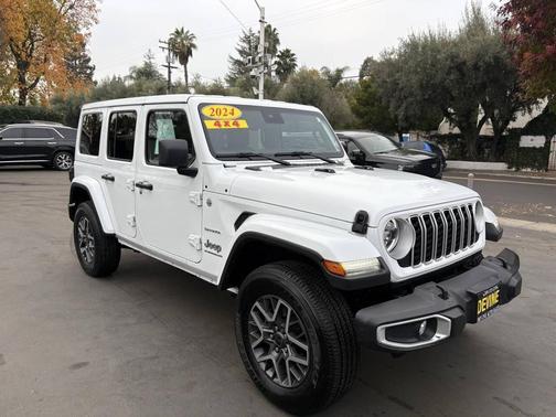 2024 Jeep Wrangler 4-Door Sahara 4x4