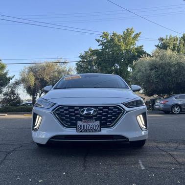 2020 Hyundai IONIQ Plug-In Hybrid SE