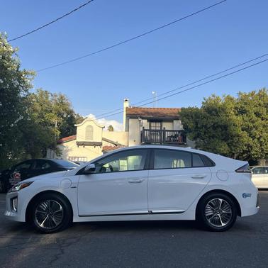 2020 Hyundai IONIQ Plug-In Hybrid SE