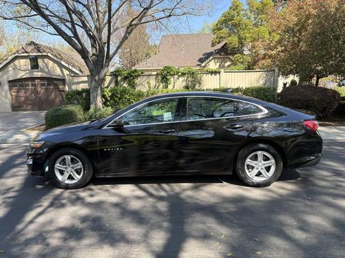 2022 Chevrolet Malibu FWD LT