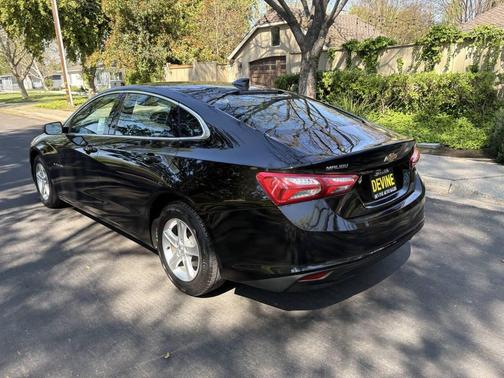 2022 Chevrolet Malibu FWD LT