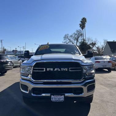 2023 RAM 2500 Tradesman Crew Cab 4x4 8' Box