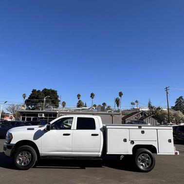 2023 RAM 2500 Tradesman Crew Cab 4x4 8' Box