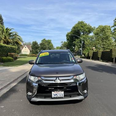 Gray 2016 Mitsubishi Outlander SE