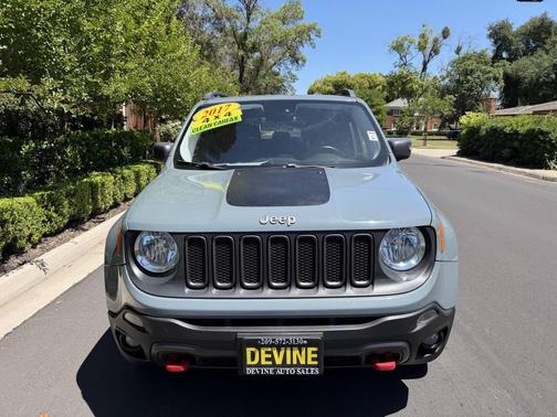 Gray 2017 Jeep Renegade Trailhawk
