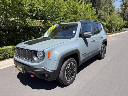 Gray 2017 Jeep Renegade Trailhawk
