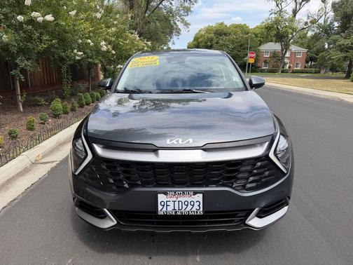Gray 2023 Kia Sportage LX