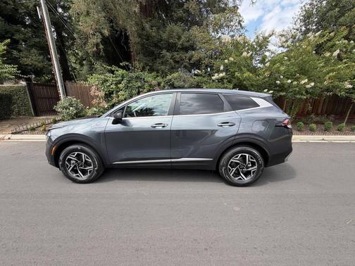 Gray 2023 Kia Sportage LX