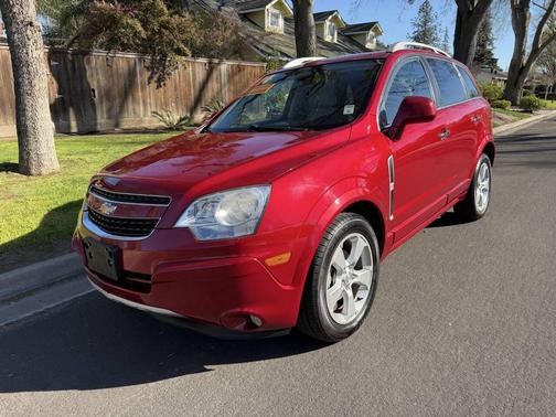 Red 2014 Chevrolet Captiva Sport LTZ