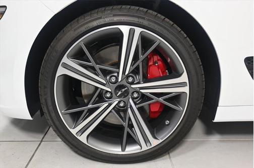 2025 Genesis G70 2.5T RWD