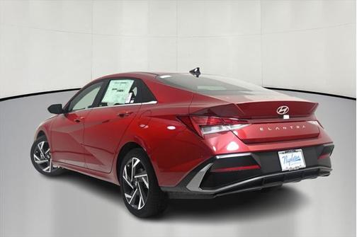 2025 Hyundai ELANTRA SEL