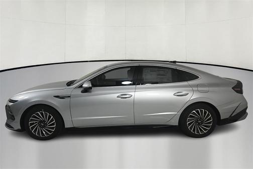 2025 Hyundai SONATA Hybrid SE