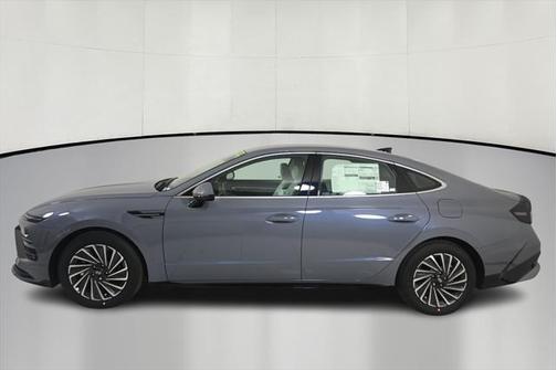 2025 Hyundai SONATA Hybrid SE