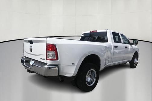 2024 RAM 3500 Tradesman Crew Cab 4x4 8' Box