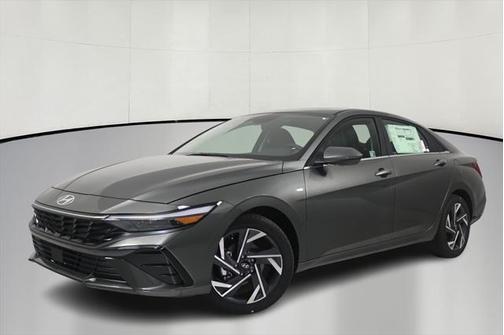 2025 Hyundai ELANTRA SEL
