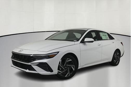 2025 Hyundai ELANTRA SEL