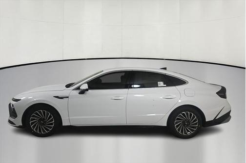 2025 Hyundai SONATA Hybrid SE