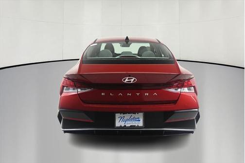 2025 Hyundai ELANTRA SEL