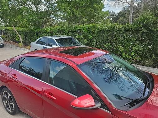 2022 Hyundai ELANTRA Limited