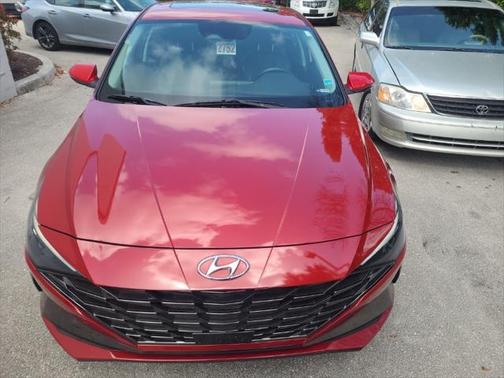 2022 Hyundai ELANTRA Limited