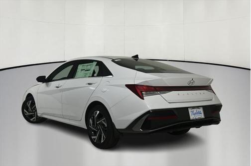 2025 Hyundai ELANTRA SEL
