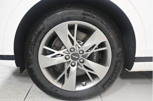 2025 Genesis GV70 2.5T
