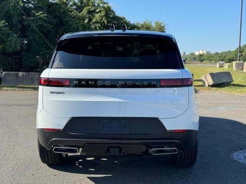 2025 Land Rover Range Rover Sport P360 SE