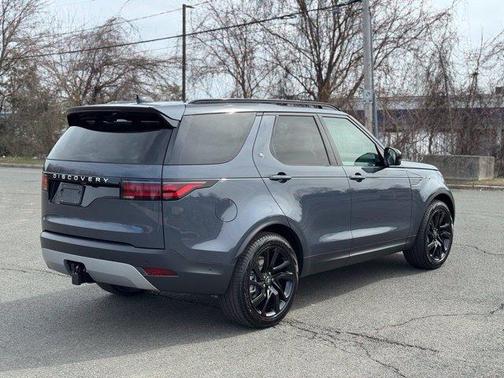 Varesine Blue 2025 Land Rover Discovery P300 S