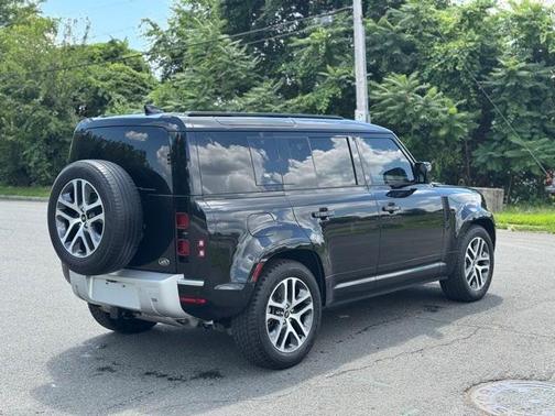2022 Land Rover Defender 110 XS Edition