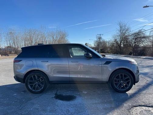 2025 Land Rover Range Rover Sport P360 SE