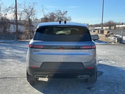 2025 Land Rover Range Rover Sport P360 SE