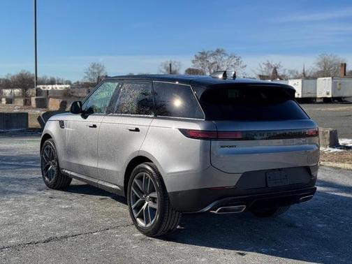 2025 Land Rover Range Rover Sport P360 SE