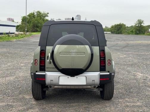 2025 Land Rover Defender P300 S