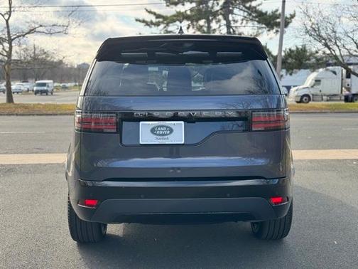 2024 Land Rover Discovery P300 Dynamic SE