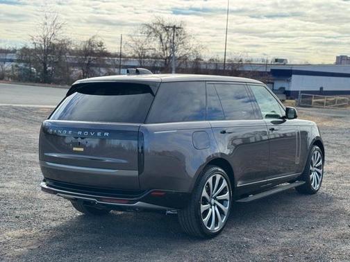 2025 Land Rover Range Rover P530 SE 7 Seat