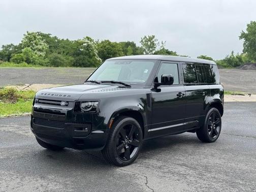 2025 Land Rover Defender P500 X-Dynamic SE