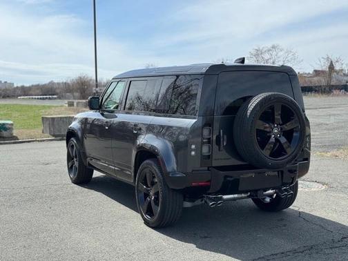 2025 Land Rover Defender P525 V8